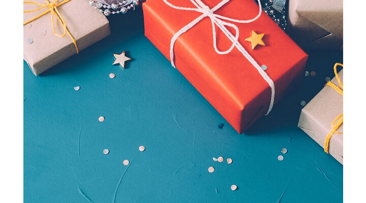 Come spedire un pacco regalo Natale economico e facile